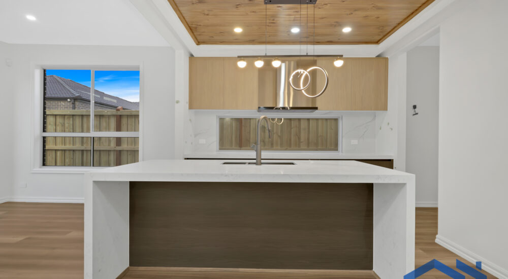 16 Station Parade, Donnybrook Vic 3064